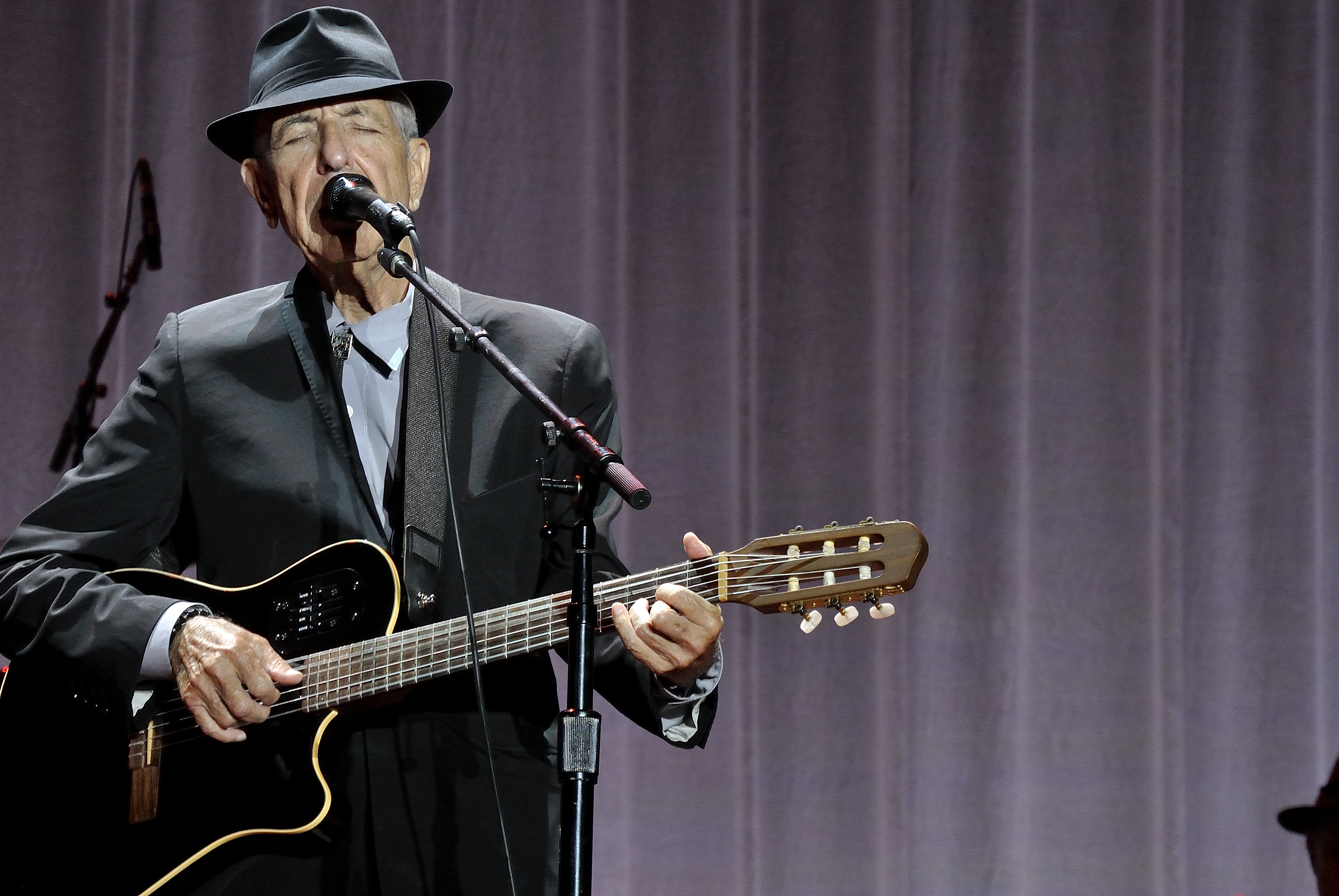 Leonard Cohen esibizione