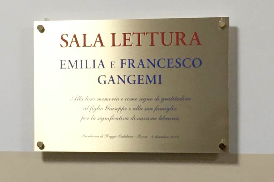 La targa ricordo per Emilia e Francesco Gangemi