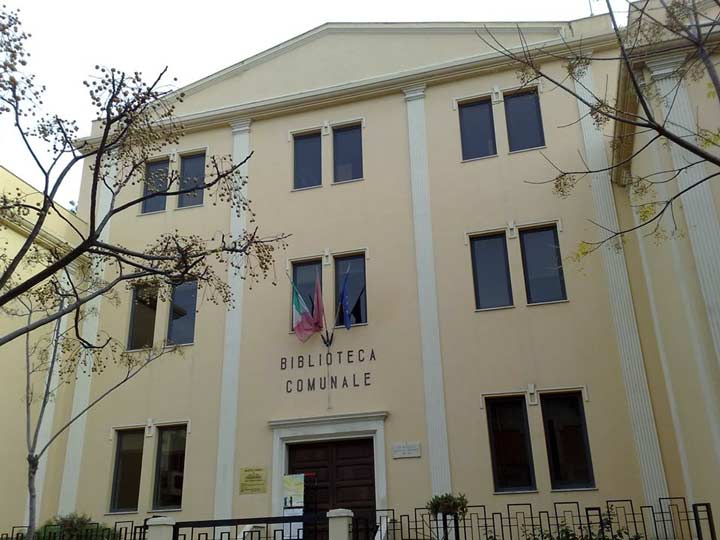Biblioteca De Nava