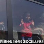 Asmaa sul pullman degli immigrati