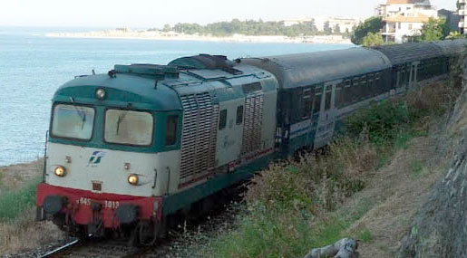 Un treno sulla Jonica