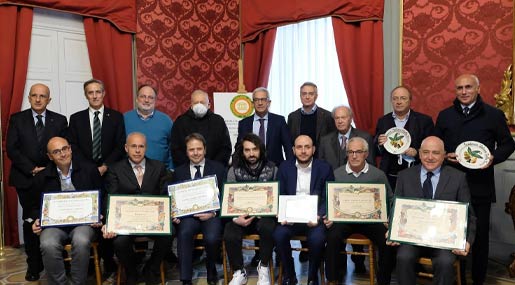 La delegazione dell'Accademia Italiana della Cucina di Cosenza ha consegnato i premi nazionali