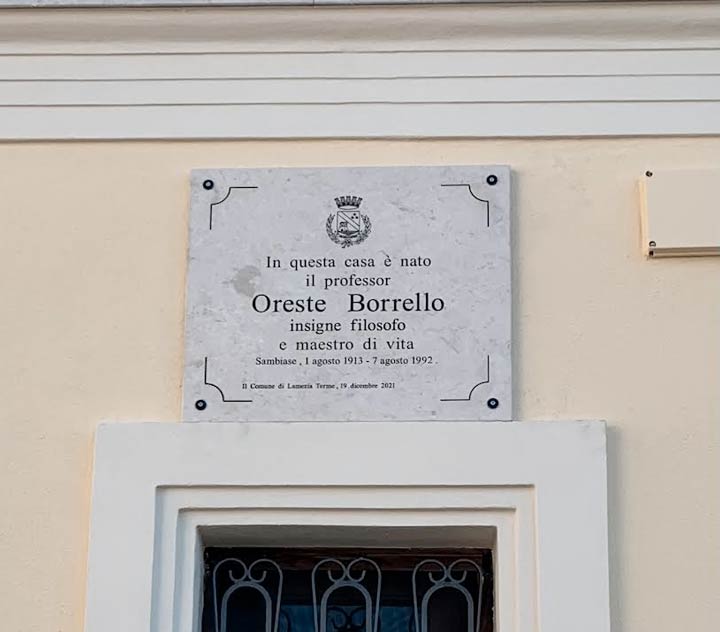 Inaugurata la targa commemorativa del filosofo Oreste Borrello