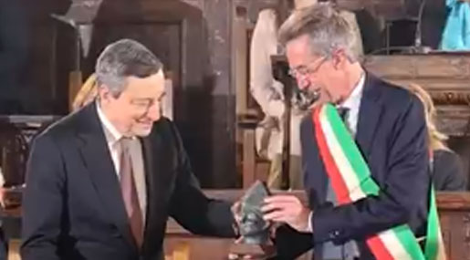 Mario DRaghi e il sindaco di Napoli Gaetano Manfredi