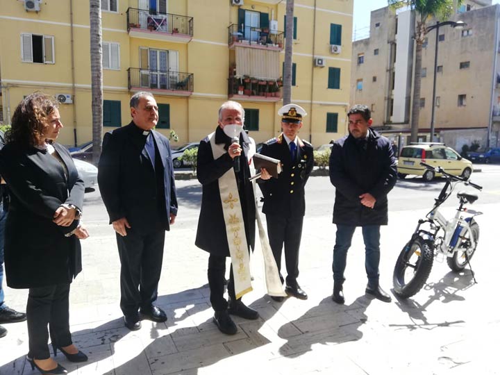 L'Arcivescovo Morrone in visita al Comandi di Polizia Municipale