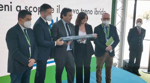 Presentato il treno Blues a Reggio, Versace e Brunetti: Salto di qualità per il trasporto pubblico locale