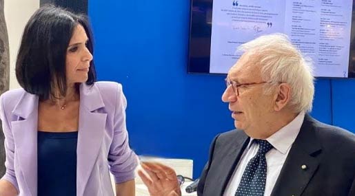 Il ministro Bianchi in visita allo stand della Regione al Salto di Torino: «Vorrei un Patto educativo per la Calabria»