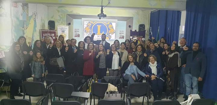 25 novembre, successo per l'iniziativa del Leo Club CZ "Rupe Ventosa" e Leo Club Krimisa