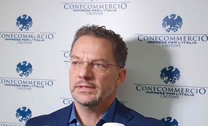 Il presidente di Confcommercio Crotone Antonio Casillo all’attacco del sindaco della città Vincenzo Voce