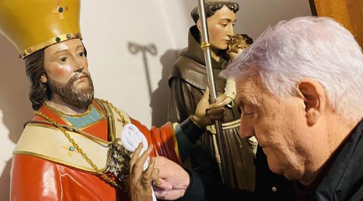 Il Maestro orafo Gerardo Sacco dona la Chiave della Città a Santa Sofia d’Epiro per devozione al suo Santo patrono