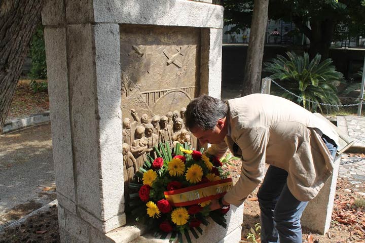 Il sindaco di Cz ha reso omaggio al monumento ai caduti del bombardamento di Catanzaro del 1943