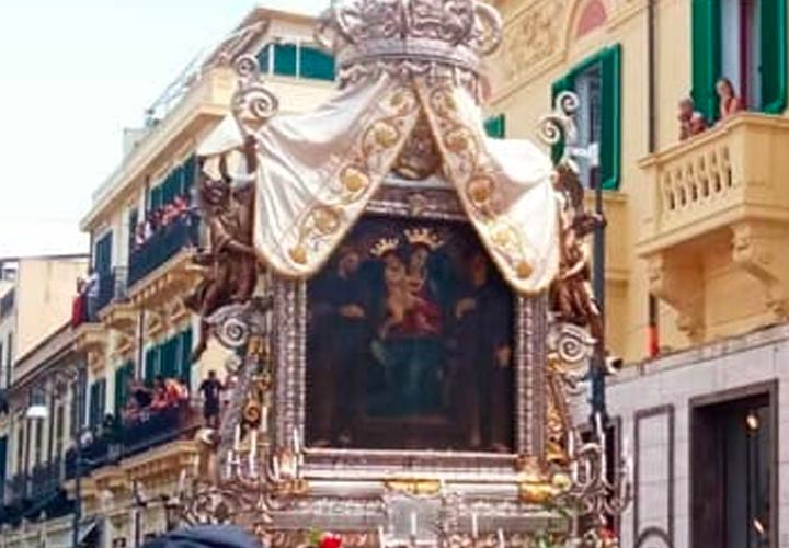 La processione della Madonna della Consolazione a Reggio