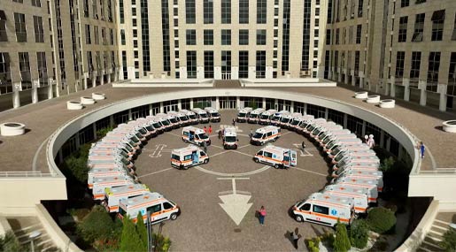 Il presidente Occhiuto ha presentato le 60 nuove ambulanze