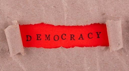 L'OPINIONE / Mons. Francesco Savino: Ricostruiamo la politica nel tempo della democrazia fragile