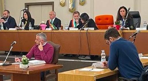 Il sindaco Caruso a Bisignano: Escalation di gesti sconsiderati dimostrano la solitudine degli amministratori