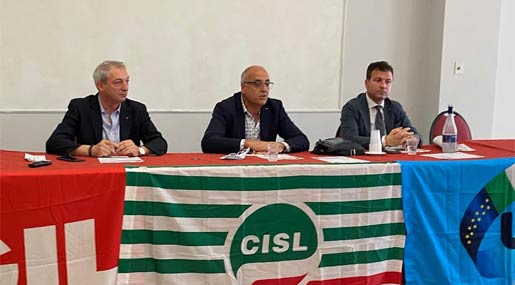 Cgil, Cisl e Uil Calabria: Occhiuto promuova tavolo con Rfi per mobilità ferroviaria