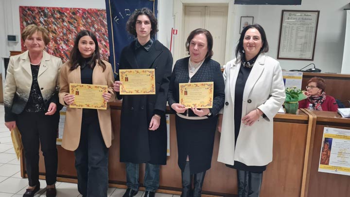 LOCRI (RC) - Due studenti del Zaleuco vincono il "Concorso letterario Patrizia Pelle"