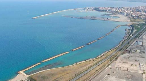 L'OPINIONE / Emilio Errigo: I rifiuti a Crotone non si lasceranno in mezzo al mare