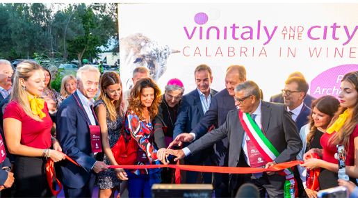 In seimila per la prima giornata del Vinitaly and the city- Calabria in Wine