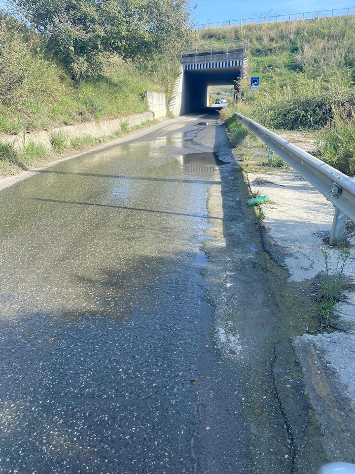 CATANZARO - Il consigliere Costa (Lega): In via Tagliamento una fogna a cielo aperto