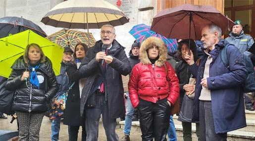 Laghi e il Comitato manifestano all'Asp di CS per l'ospedale di Castrovillari