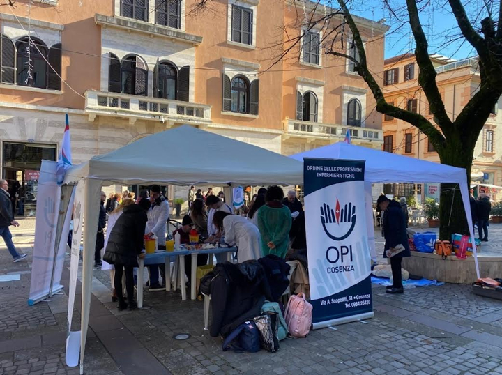 Gli infermieri in piazza per la prevenzione