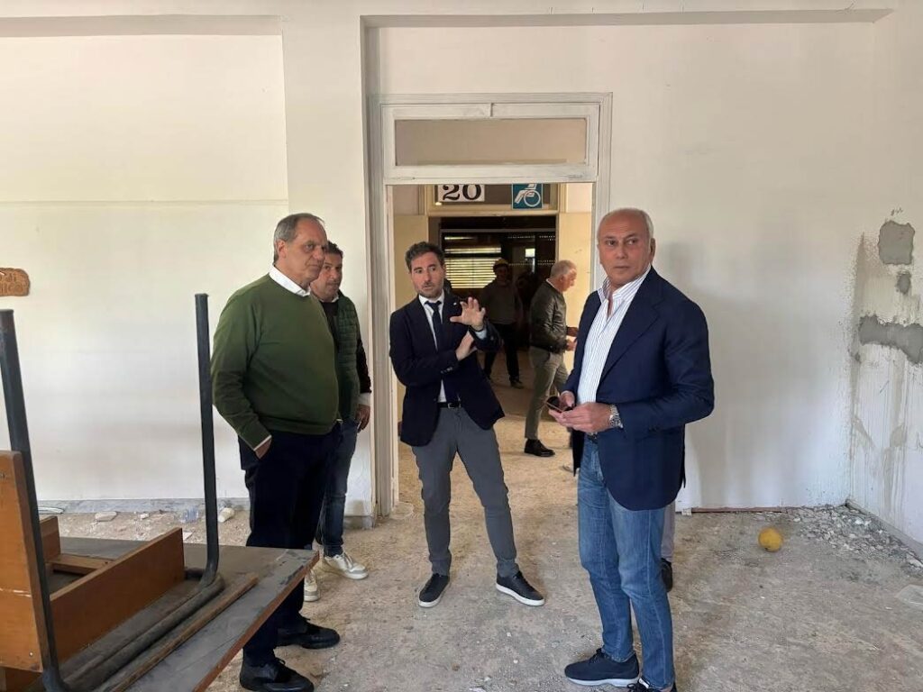 COSENZA - Al via i lavori alla Scuola Dionesalvi