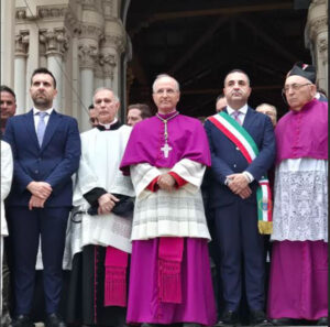 L'Arcivescovo Morrone tra il Presidente Cirillo e il sindaco Cannizzaro